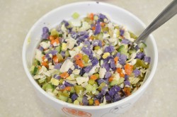 Классическое оливье курицей - шаг 9