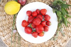 Клубничная сальса