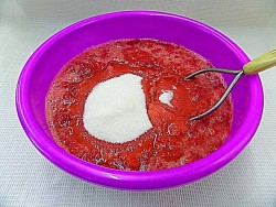 Клубника перетертая с сахаром