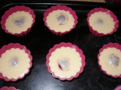 Кокосовые маффины с вишней