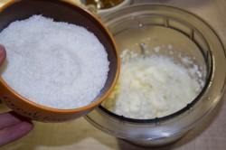 Кокосовые шарики с творогом