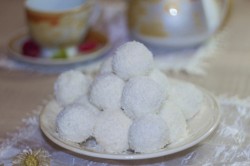Кокосовые шарики с творогом