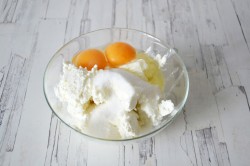 название картинки Пышные кокосовые сырники