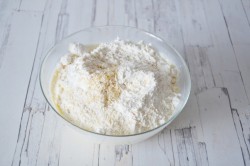 название картинки Пышные кокосовые сырники