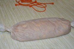 название картинки Колбаса домашняя куриная с сыром