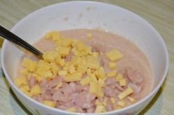 название картинки Колбаса домашняя куриная с сыром