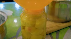 название картинки Компот из абрикосов без косточек на зиму с лимонной кислотой