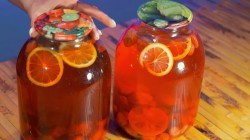 название картинки Компот из клубники, лимона и мяты на зиму