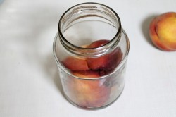 название картинки Компот из персиков на зиму