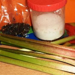 Компот из каркаде и ревеня - шаг 1