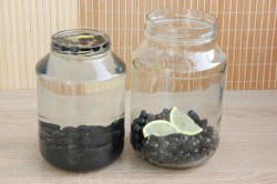 название картинки Компот из черноплодной рябины на зиму