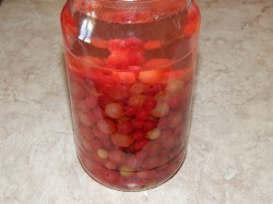 название картинки Компот из смородины и крыжовника на зиму