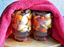 название картинки Компот из яблок и слив на зиму