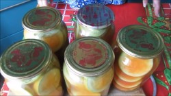 название картинки Консервированные кабачки с кетчупом чили