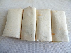 название картинки Конвертики из лаваша на сковороде