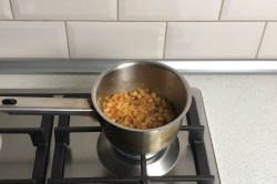 Конвертики из лаваша с разными начинками на сковороде - шаг 5