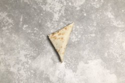 Конвертики из лаваша с разными начинками на сковороде - шаг 13