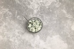 Конвертики из лаваша с разными начинками на сковороде - шаг 3