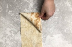 Конвертики из лаваша с разными начинками на сковороде - шаг 11