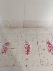 Конвертики с крабовыми палочками на сковороде