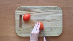 Конвертики из лаваша с помидорами, моцареллой и базиликом