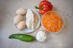 Салат с куриной грудкой и корейской морковью