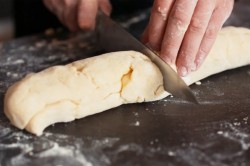 Коржи для торта на сковороде с вареной сгущенкой - шаг 9