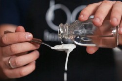 Коржи для торта на сковороде с вареной сгущенкой - шаг 7