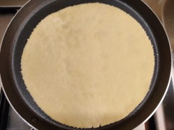 название картинки Коржи для торта на сковороде