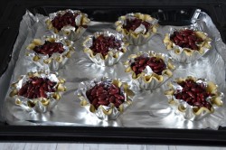 корзиночки с белковым кремом песочные