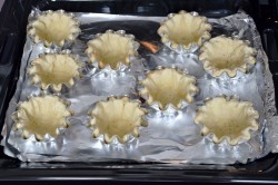 корзиночки с белковым кремом песочные