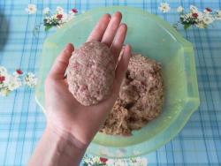 название картинки Мясные котлеты из фарша на сковороде