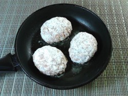 Котлеты фаршированные - шаг 10 Котлеты фаршированные - шаг 10