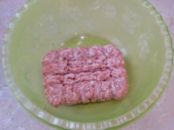 название картинки Сочные котлеты из фарша на сковороде