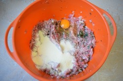 название картинки Котлеты из фарша с манкой