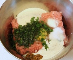 Котлеты из индейки манные - шаг 2 Котлеты из индейки манные - шаг 2