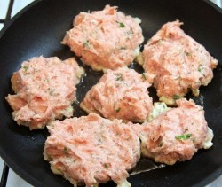 Котлеты из индейки манные - шаг 4 Котлеты из индейки манные - шаг 4