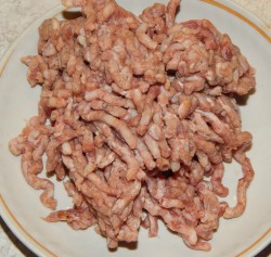 Котлеты из мясного фарша в духовке - шаг 1 Котлеты из мясного фарша в духовке - шаг 1