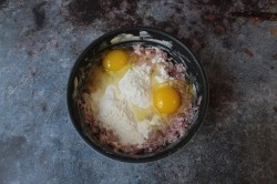 Сочные котлеты из рубленого мяса - шаг 5