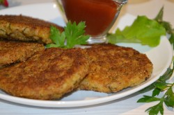 Котлеты из консервы сардины с рисом