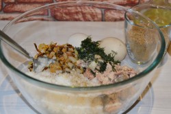 Котлеты из консервы сардины с рисом