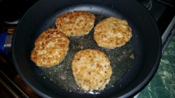 Рыбные котлеты из скумбрии