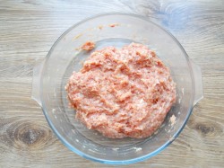 Котлеты из фарша в духовке с сыром - шаг 4