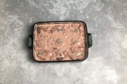 Котлеты в томатном соусе в духовке