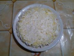 Слоеный салат с крабовыми палочками