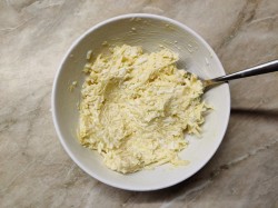 Крабовые палочки с сыром и яйцом закуска