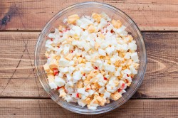 Крабовый салат классический без кукурузы