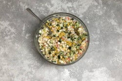 название картинки Салат крабовый классический с кукурузой