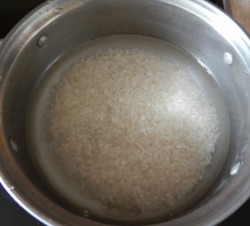 название картинки Крабовый салат с рисом и огурцом