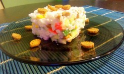Крабовый салат с сухариками рисом яйцами